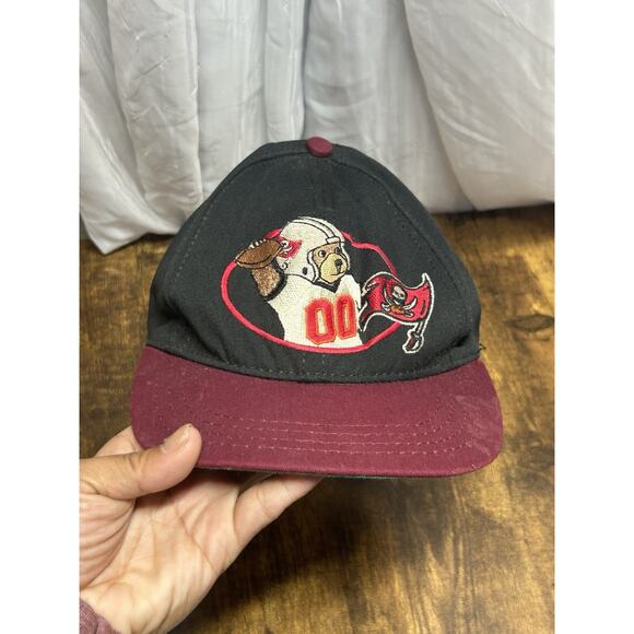 Vintage 90s American Needle NFL Snapback Hat Tampa Bay Buccaneers Bear Logo USA - Picture 1 of 10